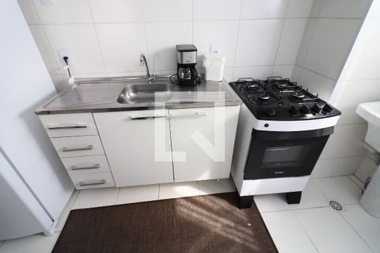 Cozinha e Área de Serviço de apartamento para alugar com 2 quartos, 38m² em Presidente Altino, Osasco