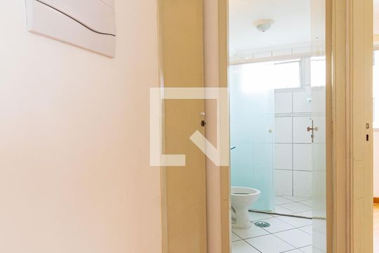 Corredor de apartamento para alugar com 1 quarto, 80m² em Vila Parque Jabaquara, São Paulo