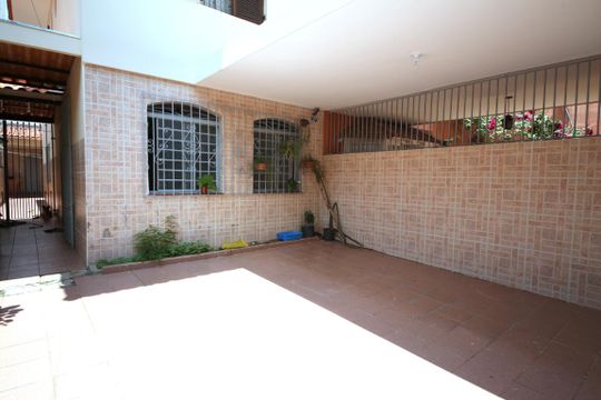 Garagem  de casa à venda com 3 quartos, 172m² em Santo Amaro, São Paulo
