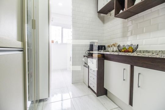 Cozinha de apartamento para alugar com 1 quarto, 36m² em Tamboré, Barueri