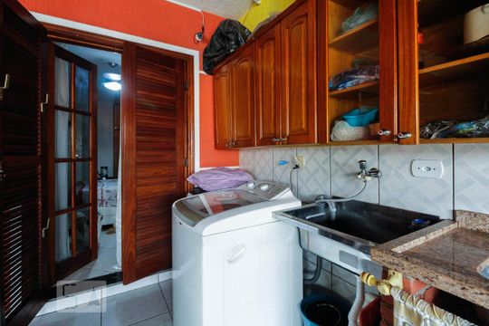 Área de serviço de casa à venda com 2 quartos, 130m² em Vila Cleonice, São Paulo