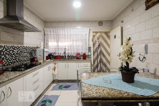 Cozinha de casa à venda com 2 quartos, 130m² em Vila Cleonice, São Paulo