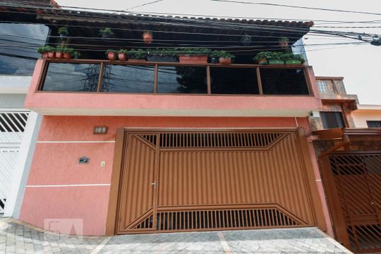Fachada de casa à venda com 2 quartos, 130m² em Vila Cleonice, São Paulo