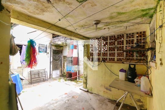 Quintal de casa à venda com 3 quartos, 270m² em Jardim Maria Rosa, Taboão da Serra