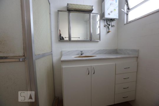 Banheiro Social de apartamento à venda com 3 quartos, 90m² em Tijuca, Rio de Janeiro