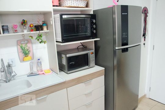 Cozinha de apartamento à venda com 1 quarto, 34m² em Vila Nova Carolina, São Paulo