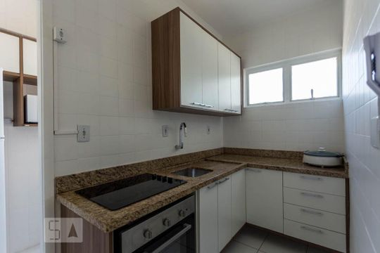Cozinha de apartamento à venda com 2 quartos, 80m² em Partenon, Porto Alegre