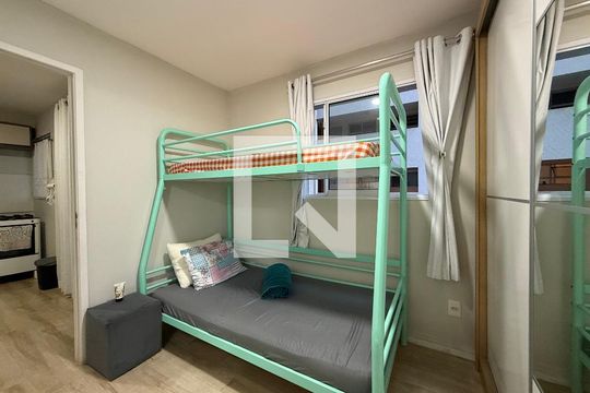 Quarto de kitnet/studio para alugar com 1 quarto, 28m² em Sé, São Paulo