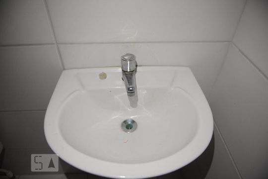 Banheiro de apartamento à venda com 2 quartos, 44m² em Olaria, Canoas