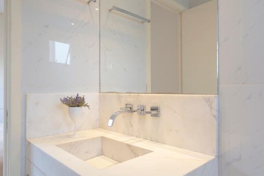 Banheiro da Suíte de apartamento à venda com 2 quartos, 60m² em Bela Vista, São Paulo