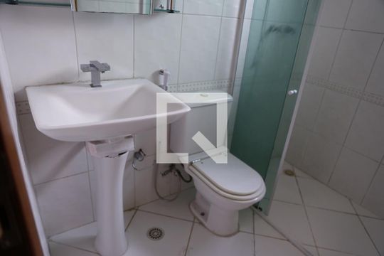 Banheiro da Suíte de casa para alugar com 3 quartos, 300m² em Vila Guedes, São Paulo