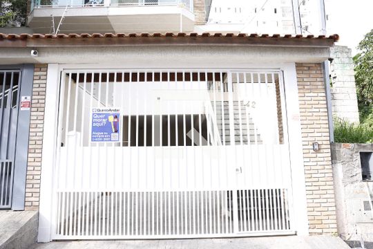 Fachada de casa para alugar com 3 quartos, 300m² em Vila Guedes, São Paulo