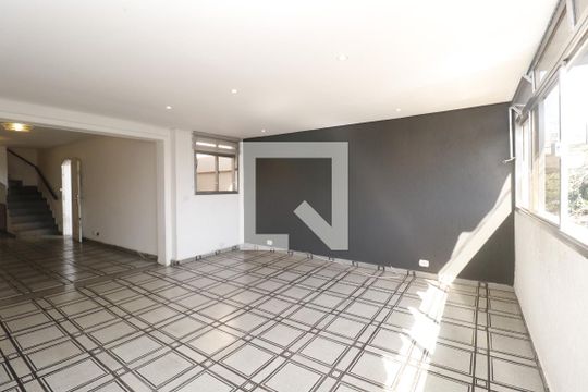 Casa à venda com 4 quartos, 320m² em Água Fria, São Paulo
