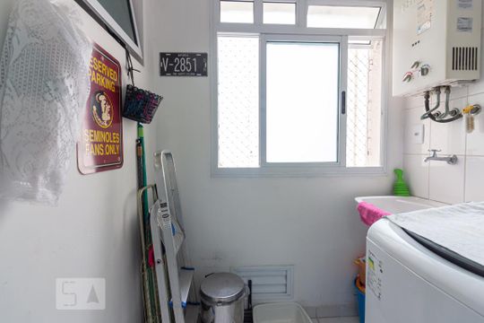 Área de serviço  de apartamento para alugar com 2 quartos, 80m² em Umuarama, Osasco