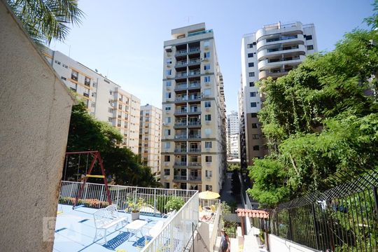 Fachada do bloco de apartamento à venda com 4 quartos, 140m² em Icaraí, Niterói