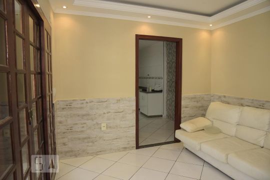 Sala de casa para alugar com 2 quartos, 90m² em Taquara, Rio de Janeiro