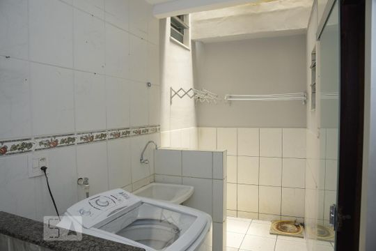 Área de Serviço de casa para alugar com 2 quartos, 90m² em Taquara, Rio de Janeiro