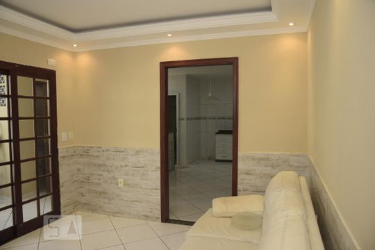 Sala de casa para alugar com 2 quartos, 90m² em Taquara, Rio de Janeiro