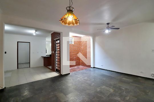 Casa para alugar com 3 quartos, 240m² em Campestre, Santo André