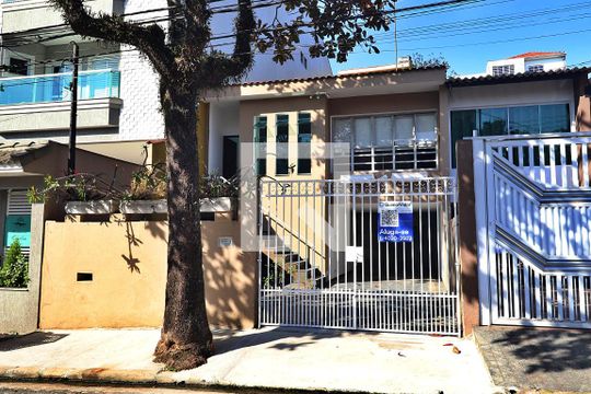 Fachada de casa para alugar com 3 quartos, 240m² em Campestre, Santo André