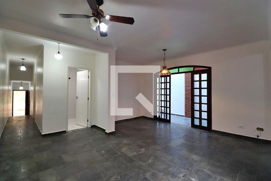 Sala de casa para alugar com 3 quartos, 240m² em Campestre, Santo André