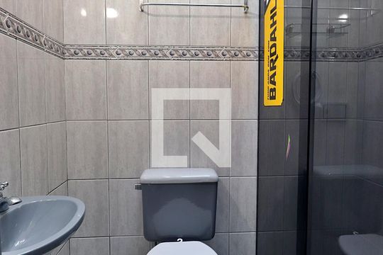 Banheiro da Suíte 2 de casa para alugar com 3 quartos, 240m² em Campestre, Santo André