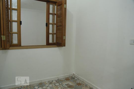 Lavanderia de casa para alugar com 2 quartos, 100m² em Vila Londrina, São Paulo