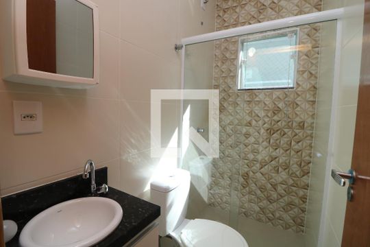 Banheiro de apartamento para alugar com 2 quartos, 48m² em Água Rasa, São Paulo