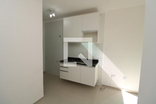 Sala/Cozinha de apartamento para alugar com 2 quartos, 48m² em Água Rasa, São Paulo