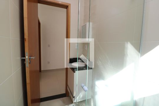 Banheiro de apartamento para alugar com 2 quartos, 48m² em Água Rasa, São Paulo