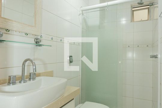 Banheiro de apartamento à venda com 3 quartos, 100m² em Jardim Botânico, Curitiba
