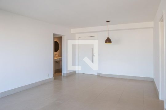 Sala de apartamento à venda com 3 quartos, 132m² em Siciliano, São Paulo