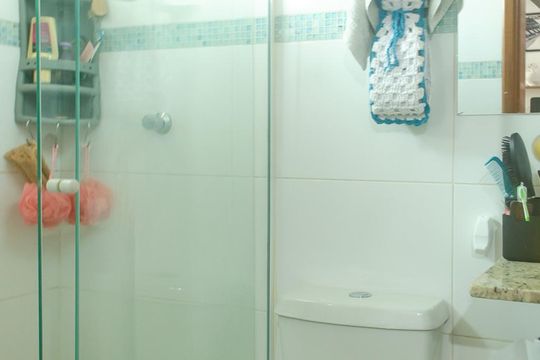 Banheiro  de kitnet/studio à venda com 1 quarto, 40m² em Vila Santa Teresa (zona Leste), São Paulo
