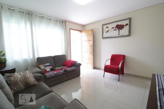 Sala de casa à venda com 3 quartos, 145m² em Jardim Piqueroby, São Paulo