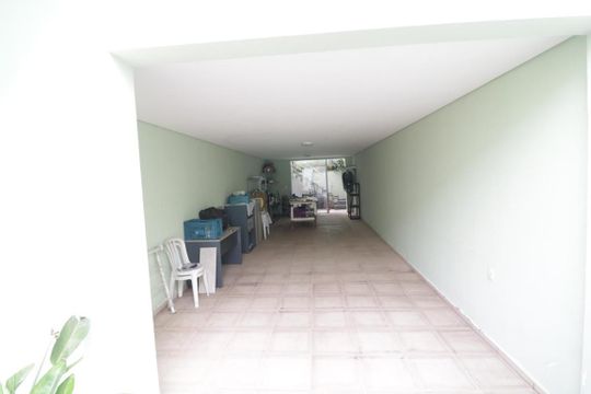 Garagem de casa à venda com 3 quartos, 145m² em Jardim Piqueroby, São Paulo