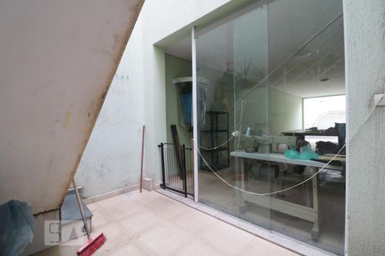 Area de serviço de casa à venda com 3 quartos, 145m² em Jardim Piqueroby, São Paulo