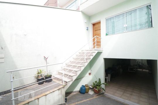 Fachada de casa à venda com 3 quartos, 145m² em Jardim Piqueroby, São Paulo