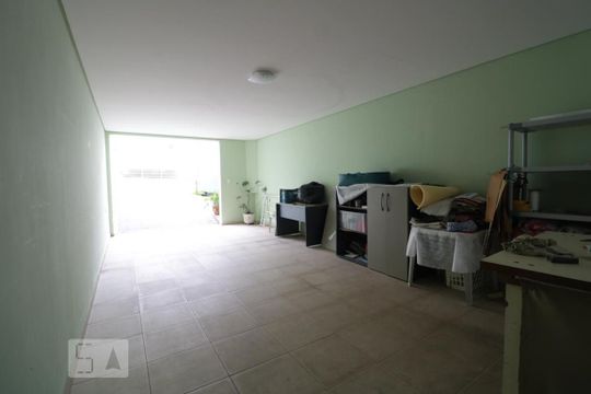 Garagem de casa à venda com 3 quartos, 145m² em Jardim Piqueroby, São Paulo