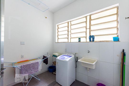 Área de Serviço de casa à venda com 7 quartos, 200m² em São Domingos, Niterói
