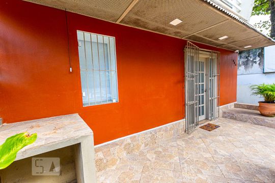 Entrada de casa à venda com 7 quartos, 200m² em São Domingos, Niterói
