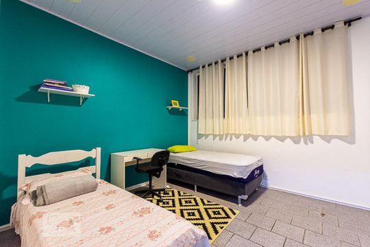 Quarto 2 de casa à venda com 7 quartos, 200m² em São Domingos, Niterói
