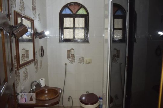 Lavabo de casa de condomínio à venda com 4 quartos, 339m² em Taquara, Rio de Janeiro