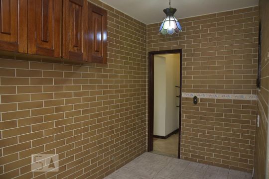 Cozinha de casa de condomínio à venda com 4 quartos, 339m² em Taquara, Rio de Janeiro