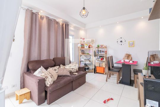 Sala de casa de condomínio à venda com 2 quartos, 60m² em Vila Ré, São Paulo