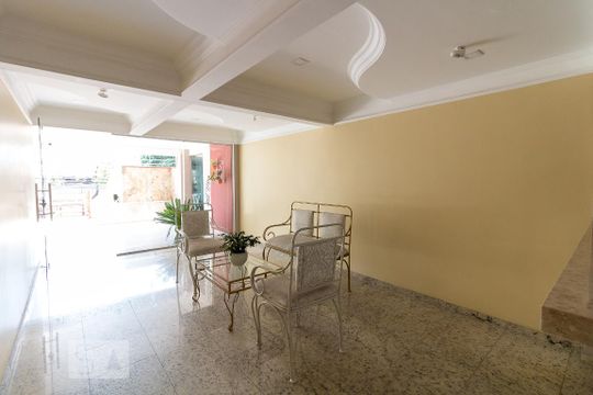 Hall de entrada do prédio de apartamento à venda com 2 quartos, 72m² em Vila Leonor, Guarulhos