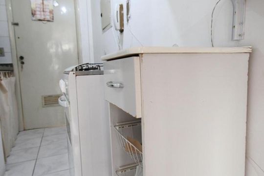 Cozinha de kitnet/studio para alugar com 1 quarto, 29m² em Liberdade, São Paulo