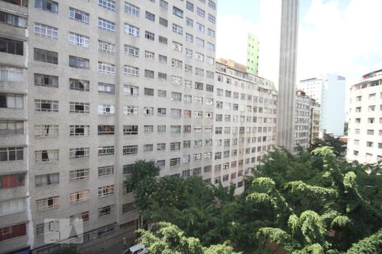 Vista de kitnet/studio para alugar com 1 quarto, 29m² em Liberdade, São Paulo