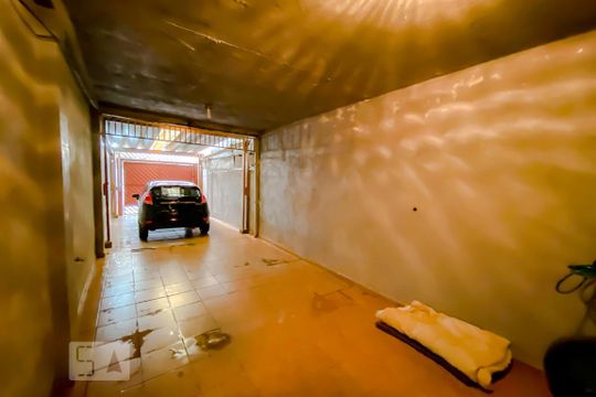 Garagem  de casa à venda com 2 quartos, 120m² em Chácara Califórnia, São Paulo