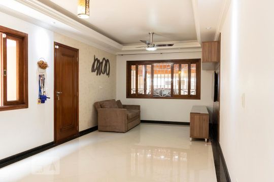 Sala de casa à venda com 3 quartos, 150m² em Vila Romano, São Paulo