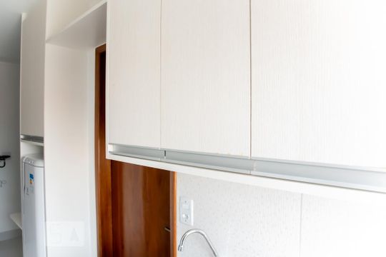 Cozinha de kitnet/studio para alugar com 1 quarto, 15m² em Vila Marieta, São Paulo